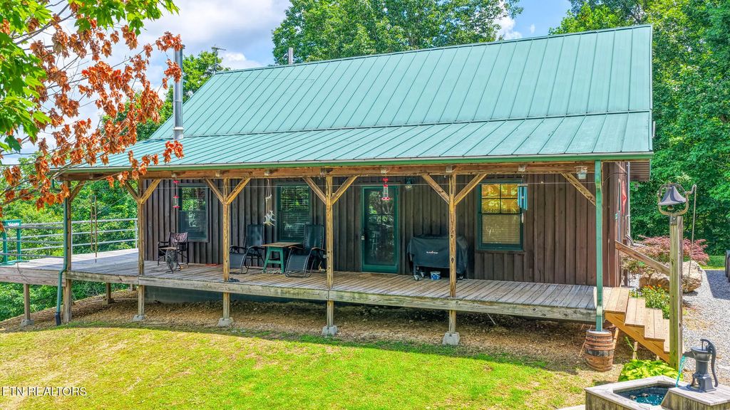 5316 Tennessee 66, Sneedville