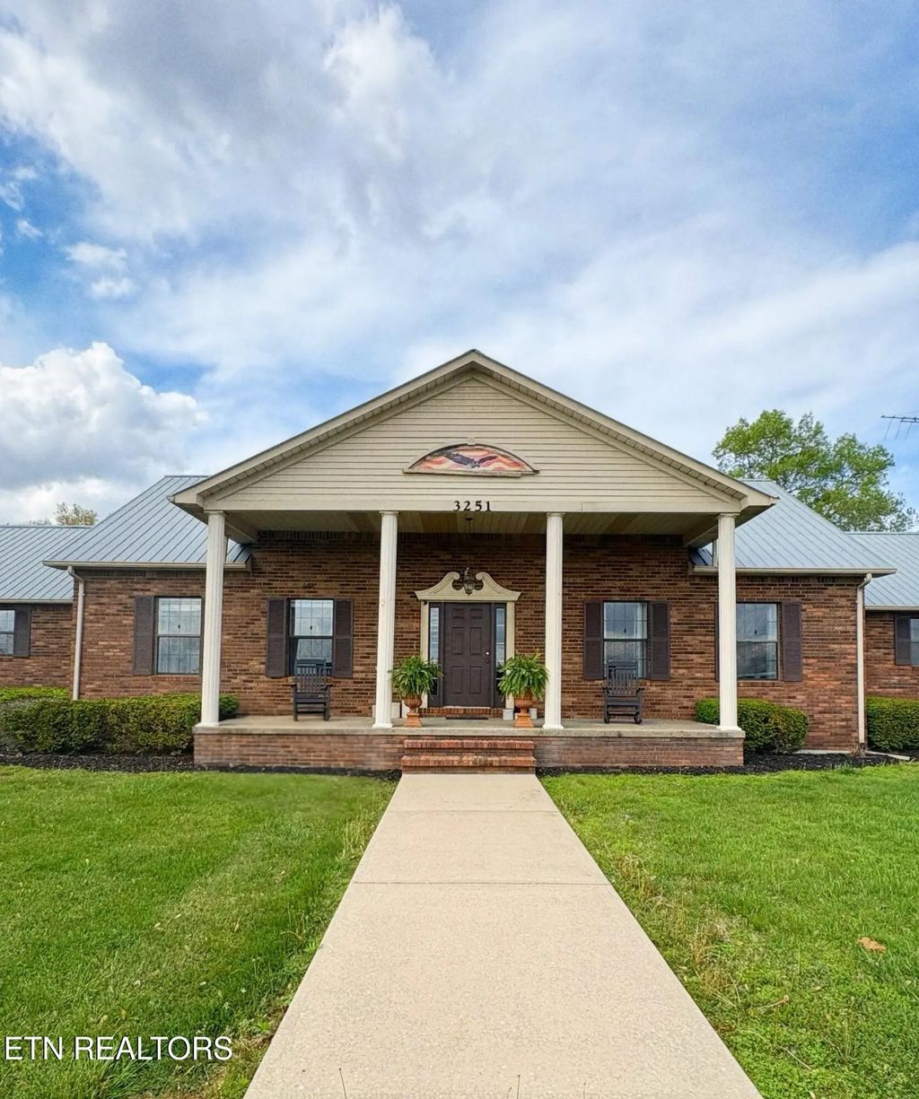3251 Rugby Pike, Jamestown