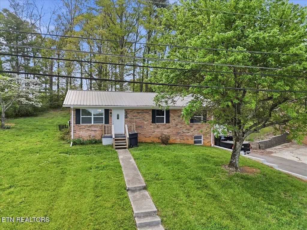 1698 Elgin Drive, Morristown