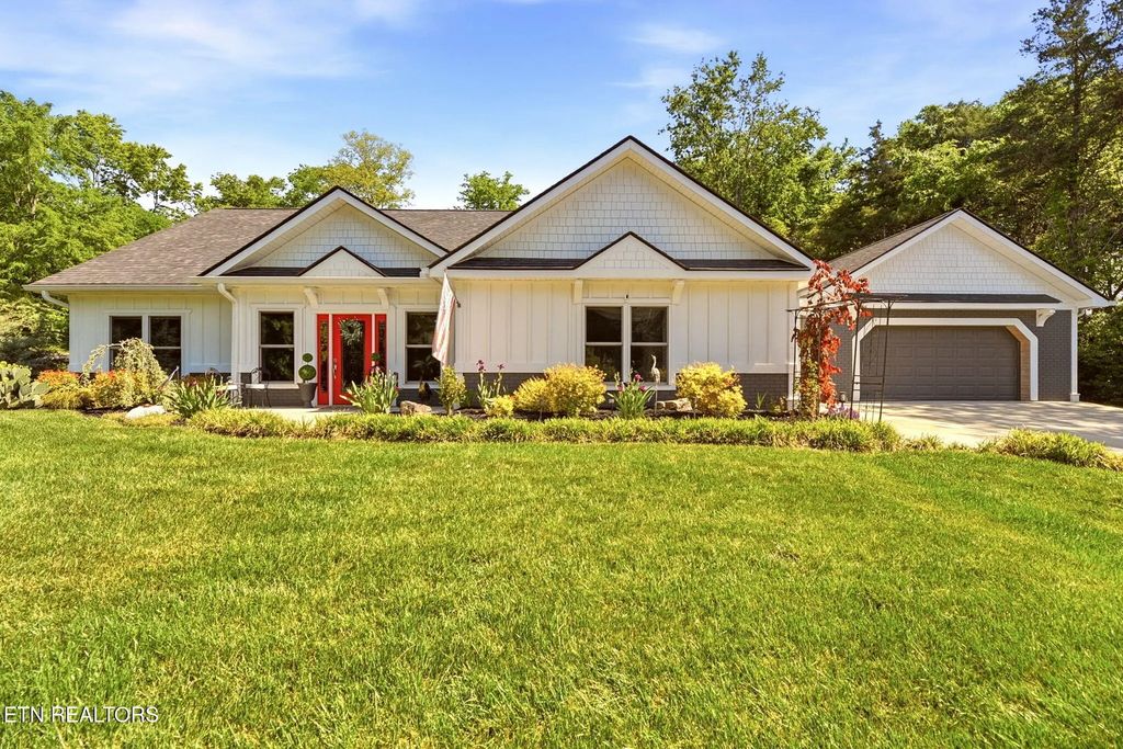 106 Chatuga Drive, Loudon