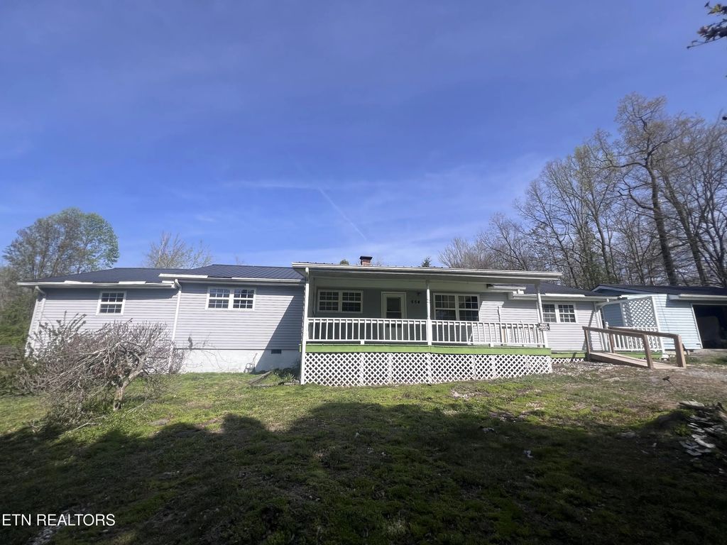 554 Mary Cromwell Rd, Jamestown