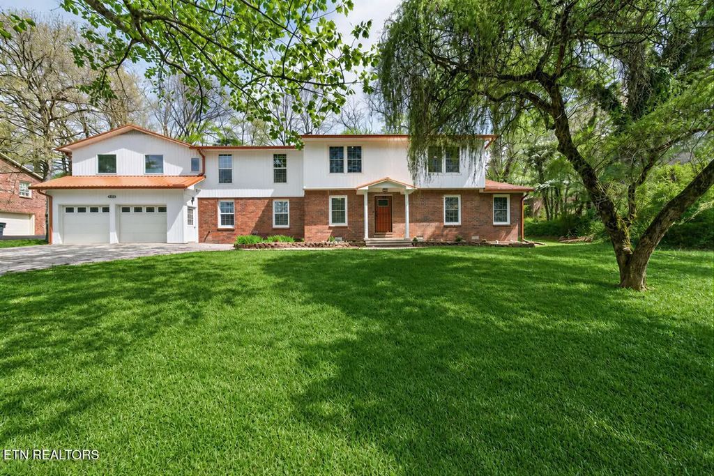 1360 Charles St, Cookeville