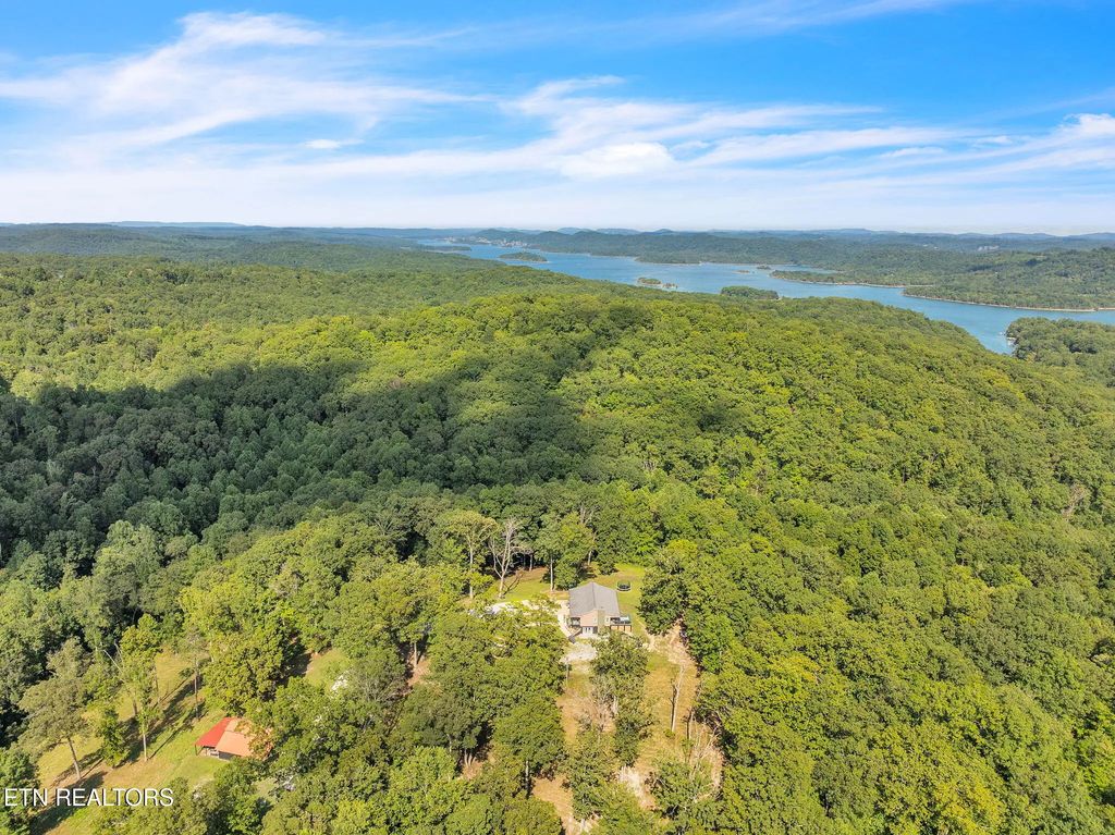 328 Ridge Circle Road, Andersonville