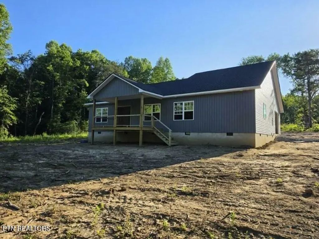 2226 Country Club Rd, Jamestown