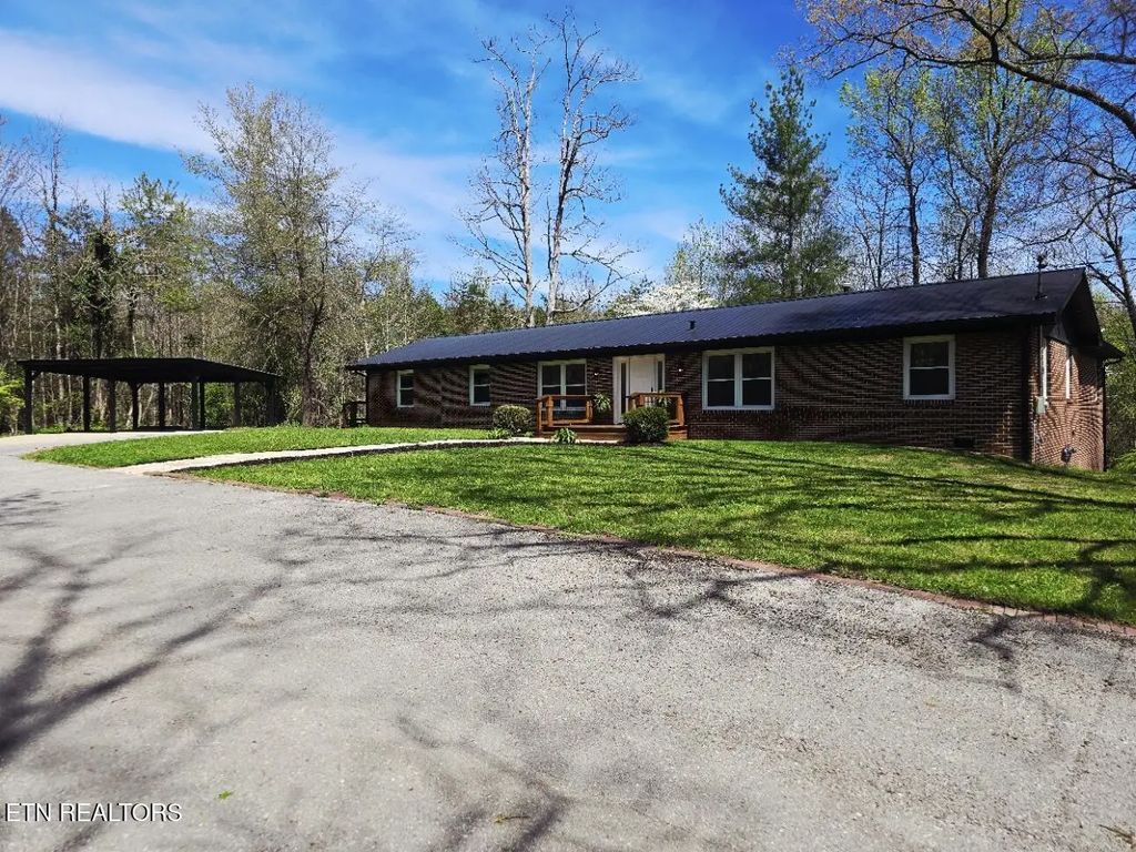 210 Dogwood Ave, Oneida