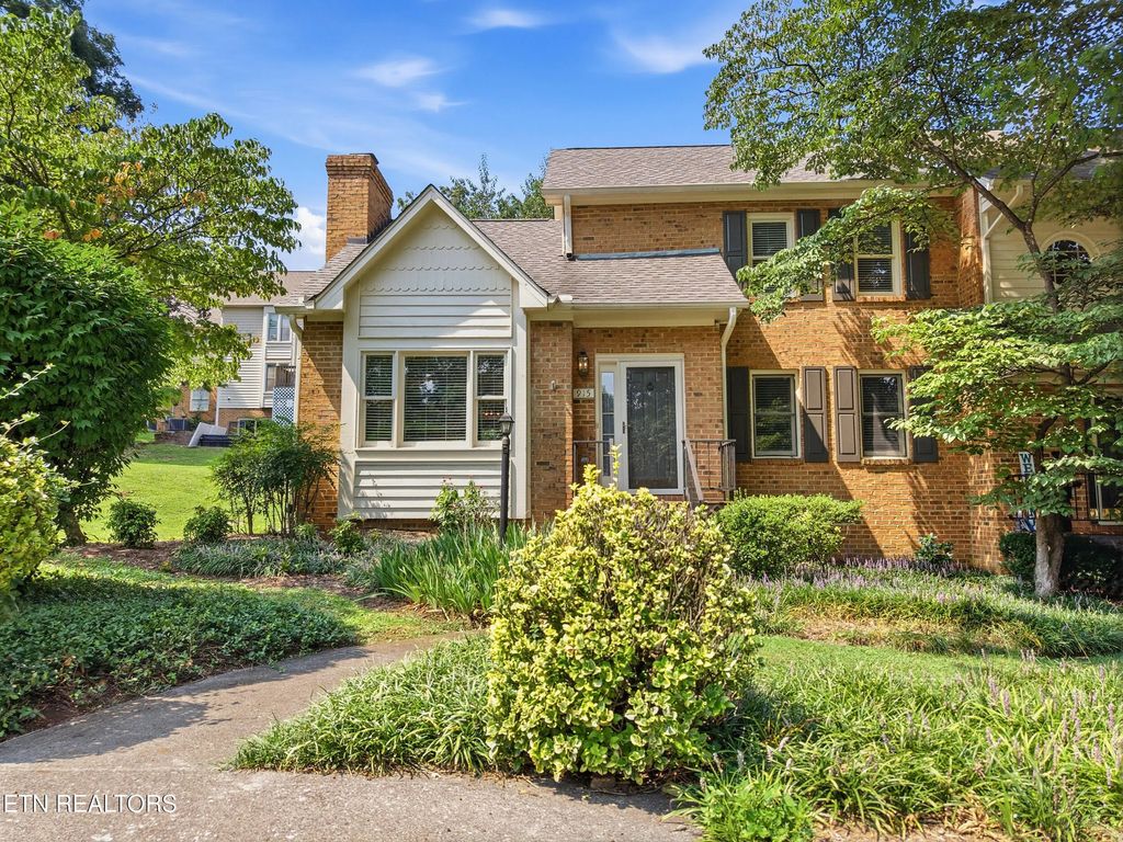 915 Miles Court, Knoxville
