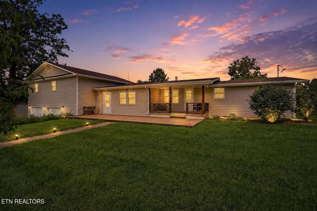 1951 Hall Rd, Clarkrange