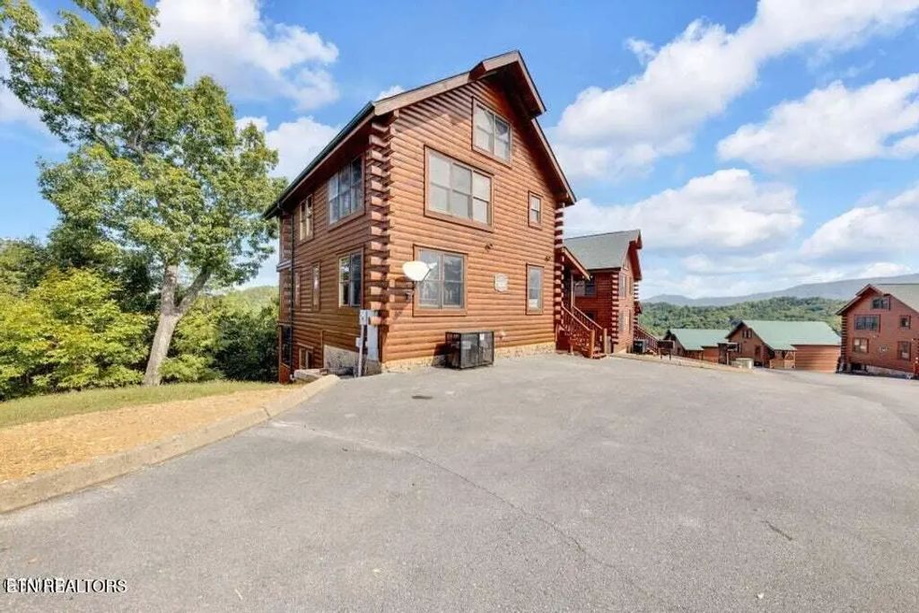 2835 White Oak Ridge Lane, Sevierville