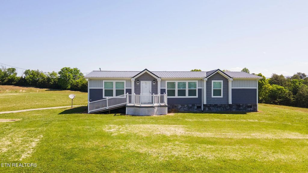822 Sunlight Rd, Parrottsville