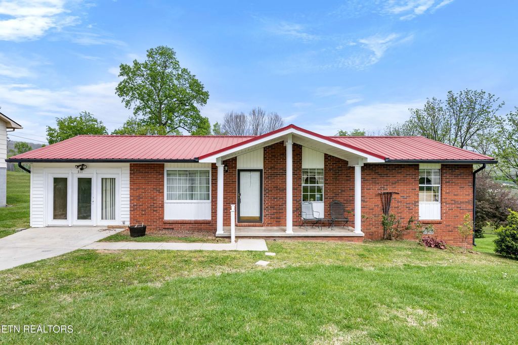 311 Thelma Circle, Jacksboro