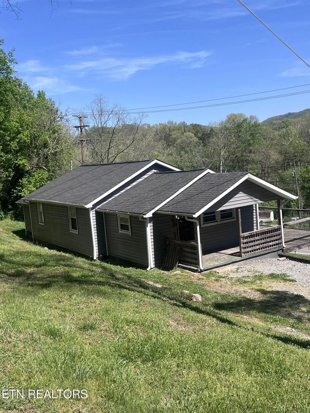 3002 Highway 61 East, Luttrell