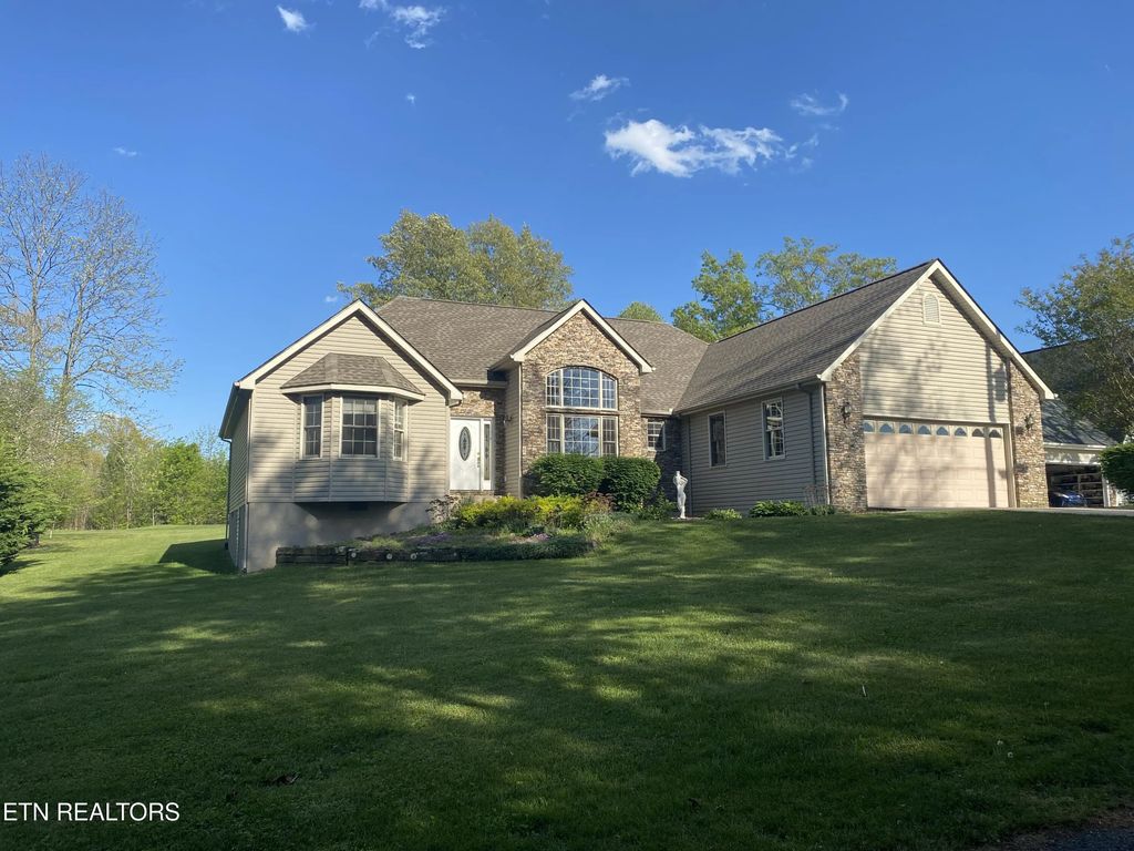 3112 Seminole Loop, Crossville