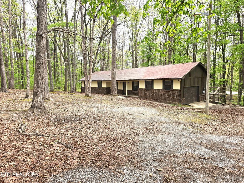 549 Yellow Cliff Estates Rd, Jamestown