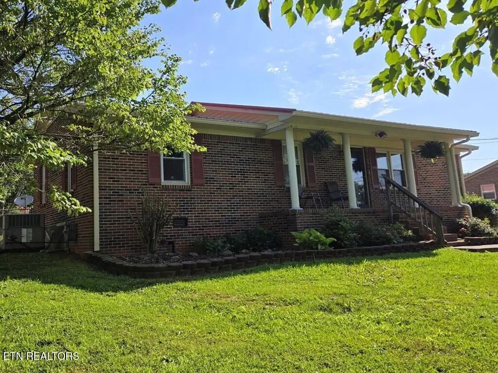 301 Mcquade Circle, McMinnville