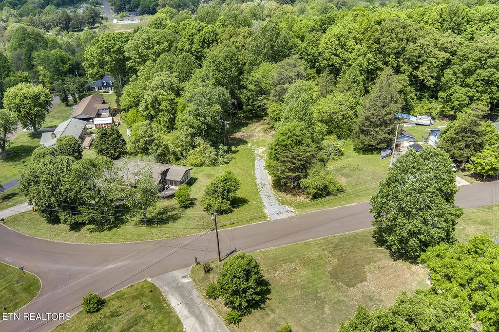County Road 569, Englewood