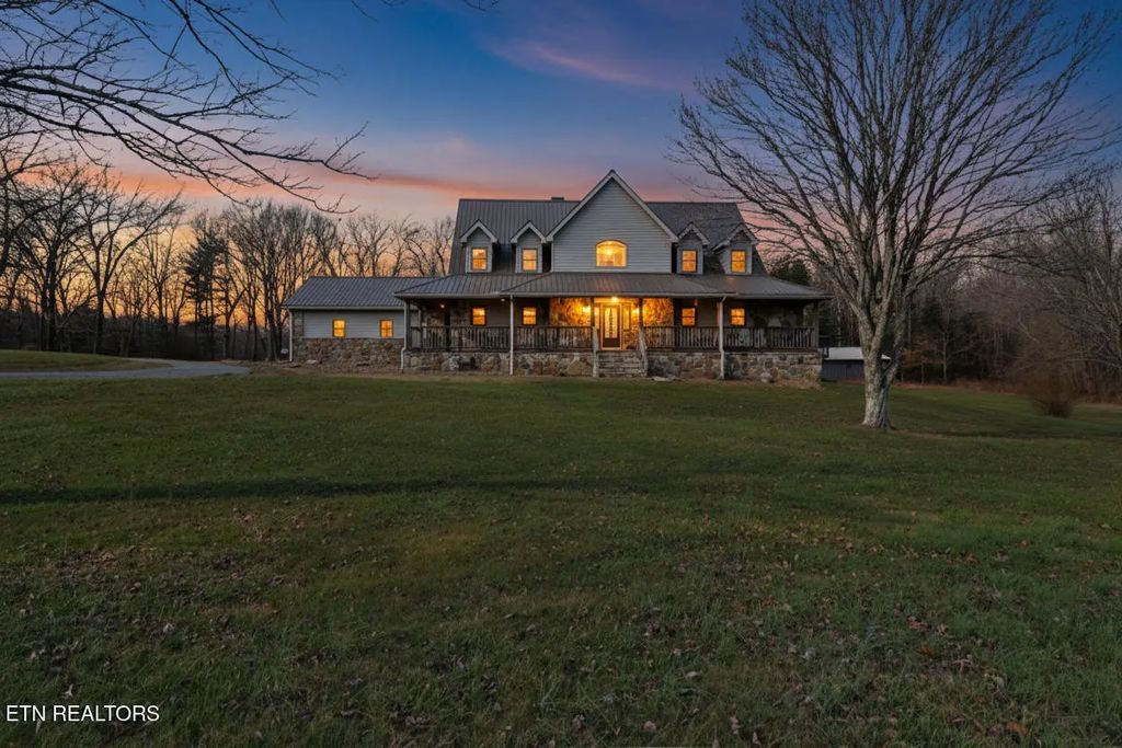 815 York Rd, Crossville