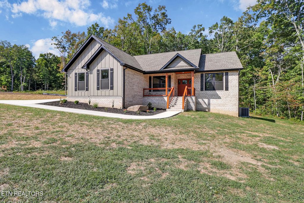 89 Riverchase Drive, Crossville