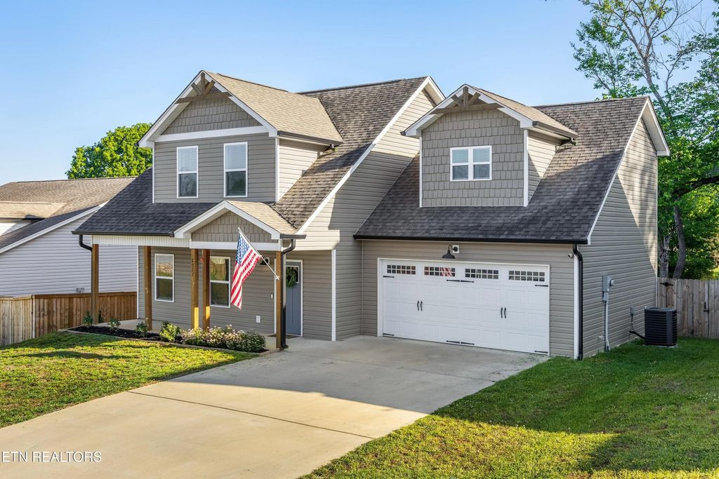 8027 Sw Cobblestone Drive, Cleveland