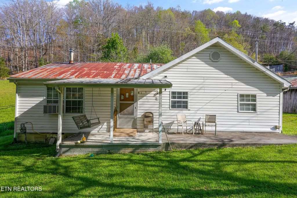 542 Back Valley Rd, Sneedville