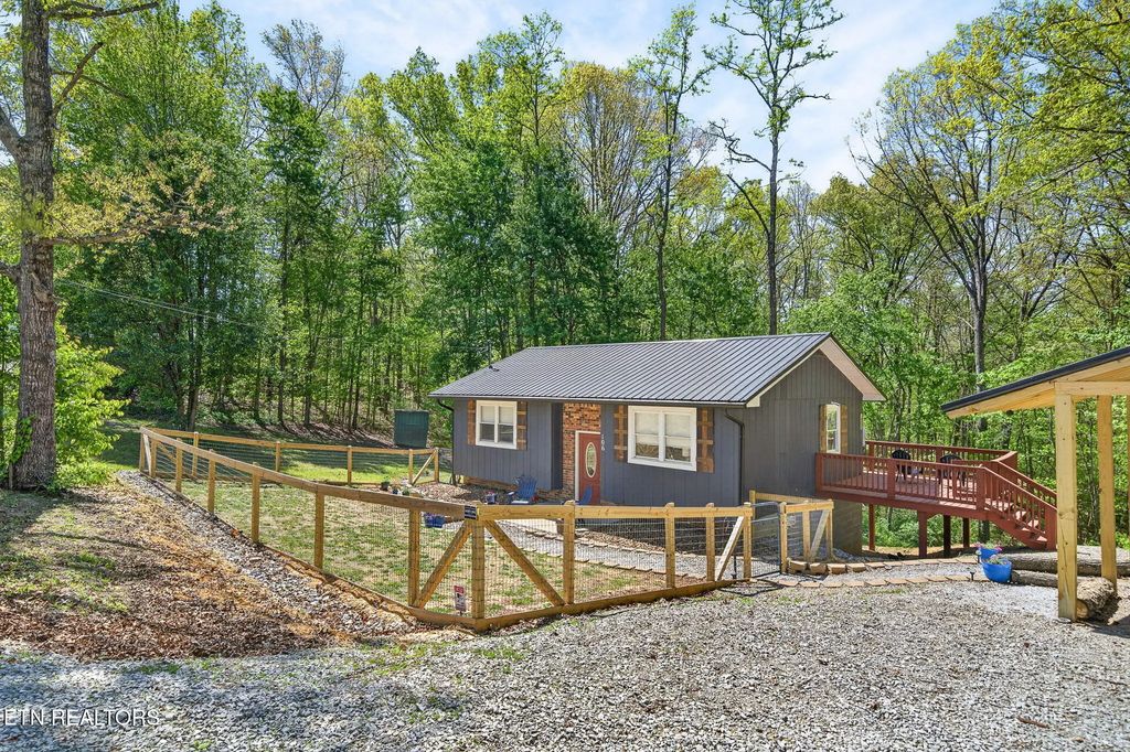106 Windcrest Drive, Jamestown