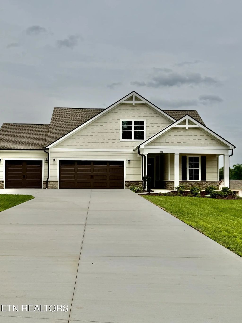 216 River Birch Drive, Lenoir City