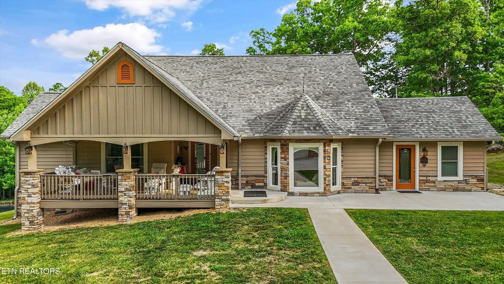 2366 Mayland Rd, Crossville