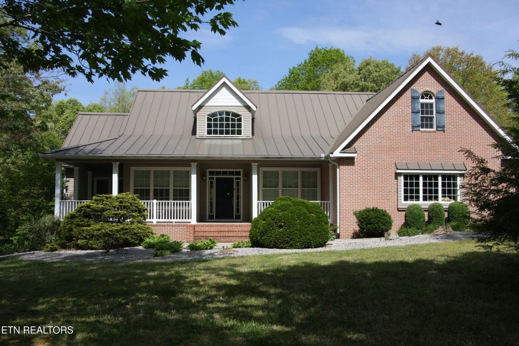 734 Ridgetop Drive, Jamestown