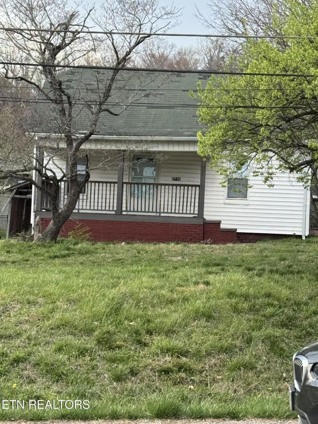 2715 White Oak Lane, Knoxville
