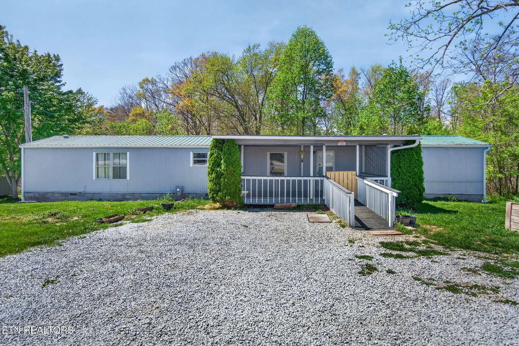 5959 Nashville Hwy, Deer Lodge
