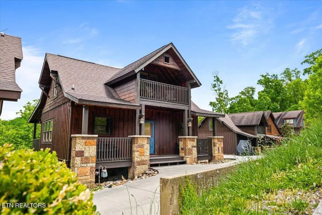 230 Foxwood Drive, Caryville