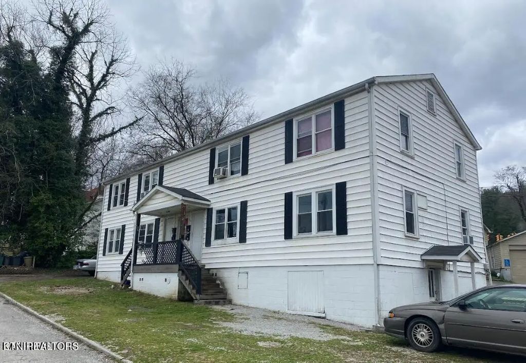 725 Chilhowee St, Harriman
