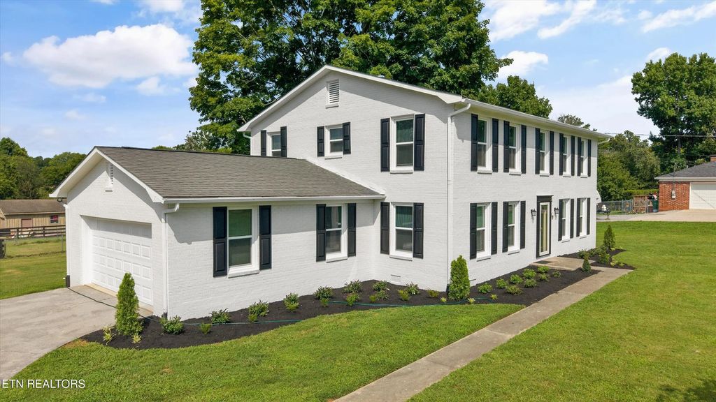 327 Kenmark Drive, Maryville
