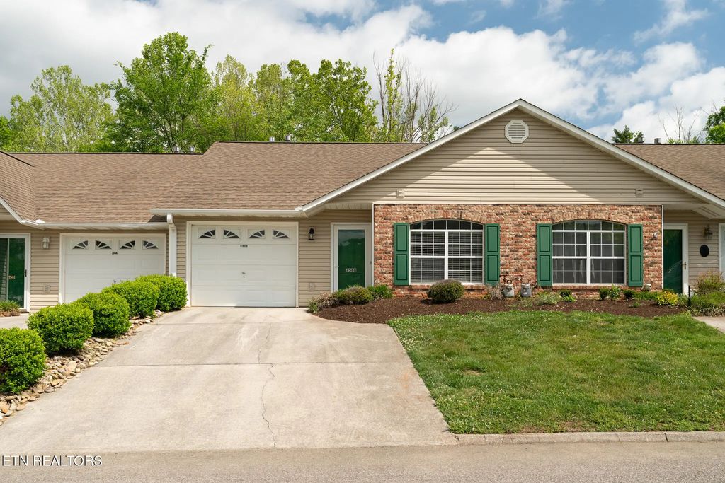 7568 Creek Song Court, Knoxville