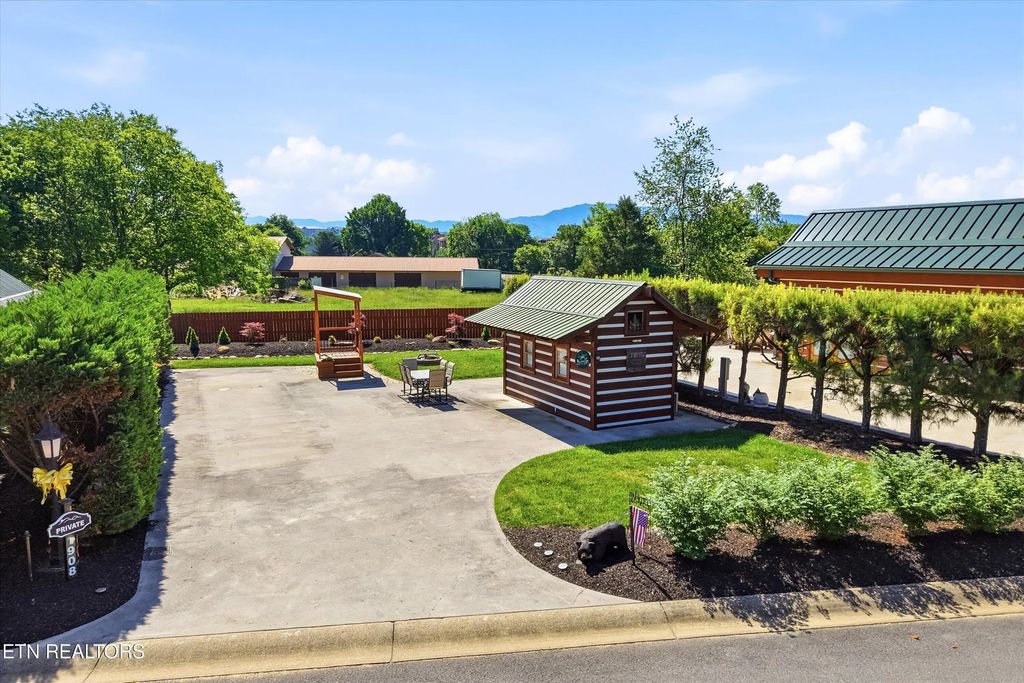 1908 Lizi Loop Way, Sevierville