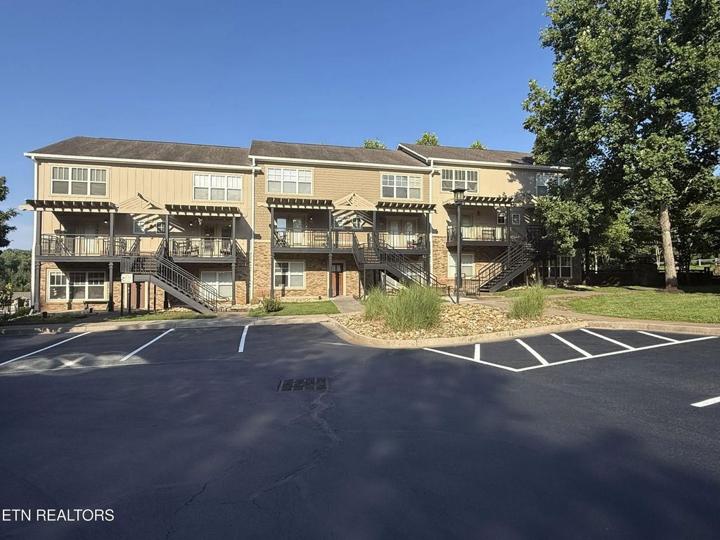 3831 Cherokee Woods Way 102, Knoxville