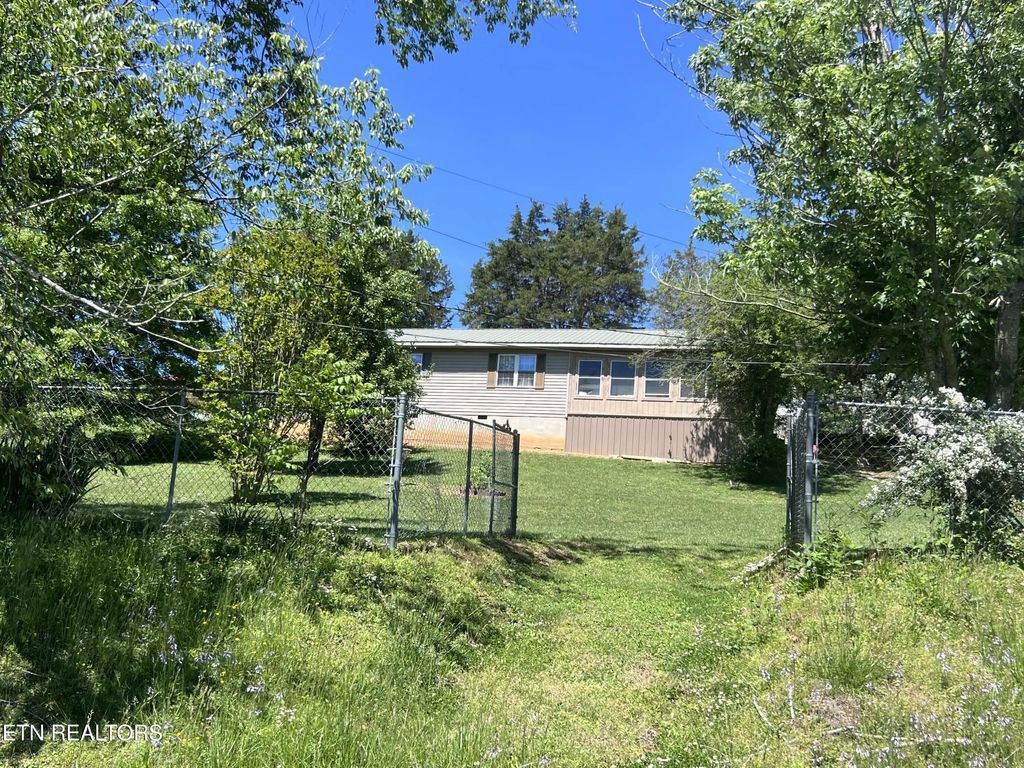 6631 Highway 63, Speedwell