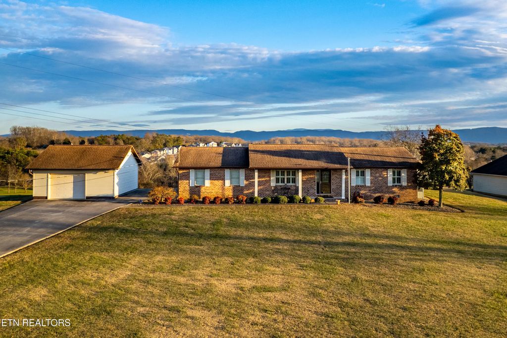 3526 Ridgeway Tr, Maryville