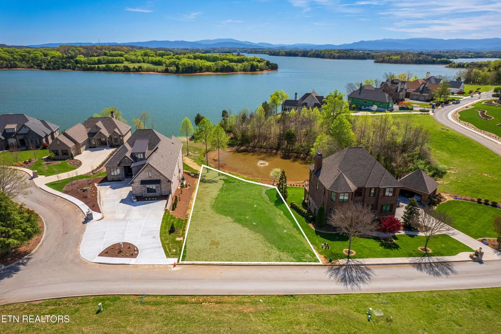 101 Breakers Drive, Vonore