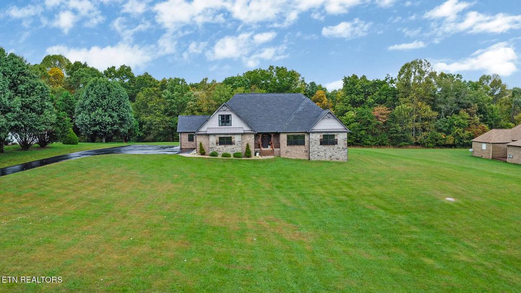 159 N Victor Way, Crossville