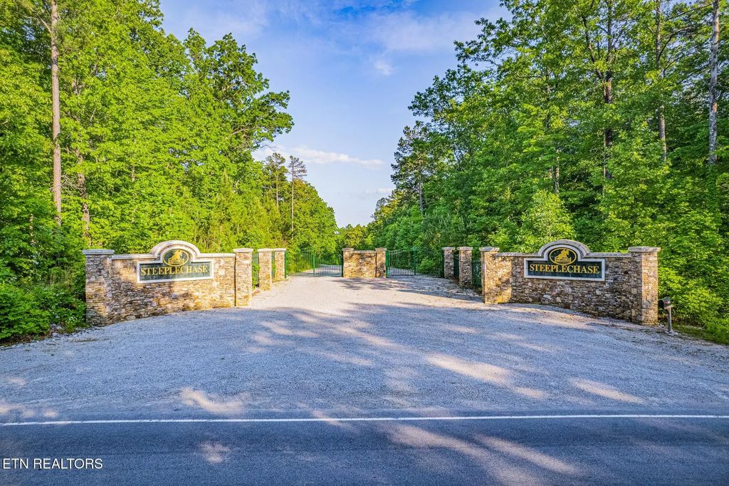 Pickett Park Hwy, Jamestown