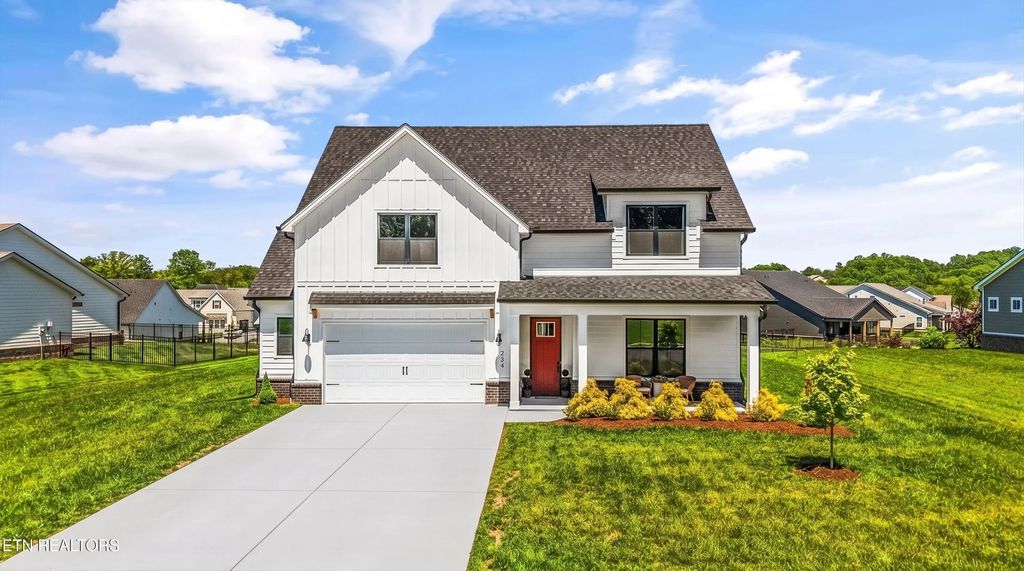 234 Clover Circle, Lenoir City