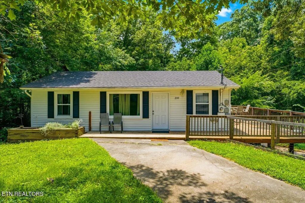 2319 Woods Smith Rd, Knoxville