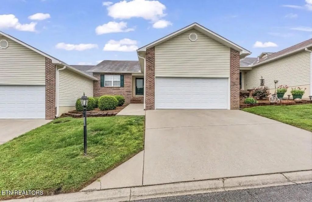 450 Executive Meadows Drive, Lenoir City