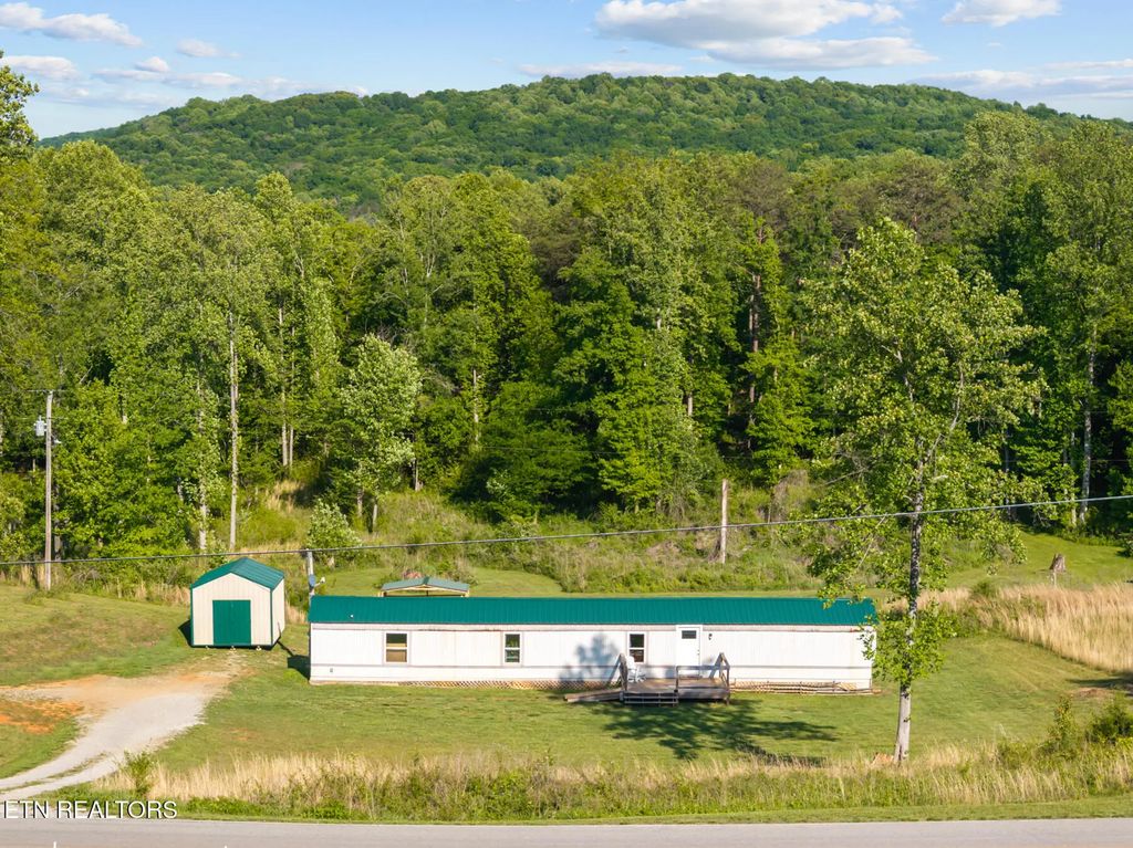 390 Sparkmantown Rd, Rock Island