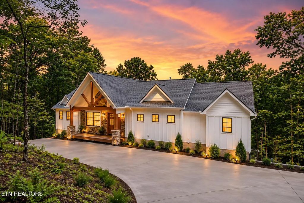 267 Lakemont Lane, Caryville