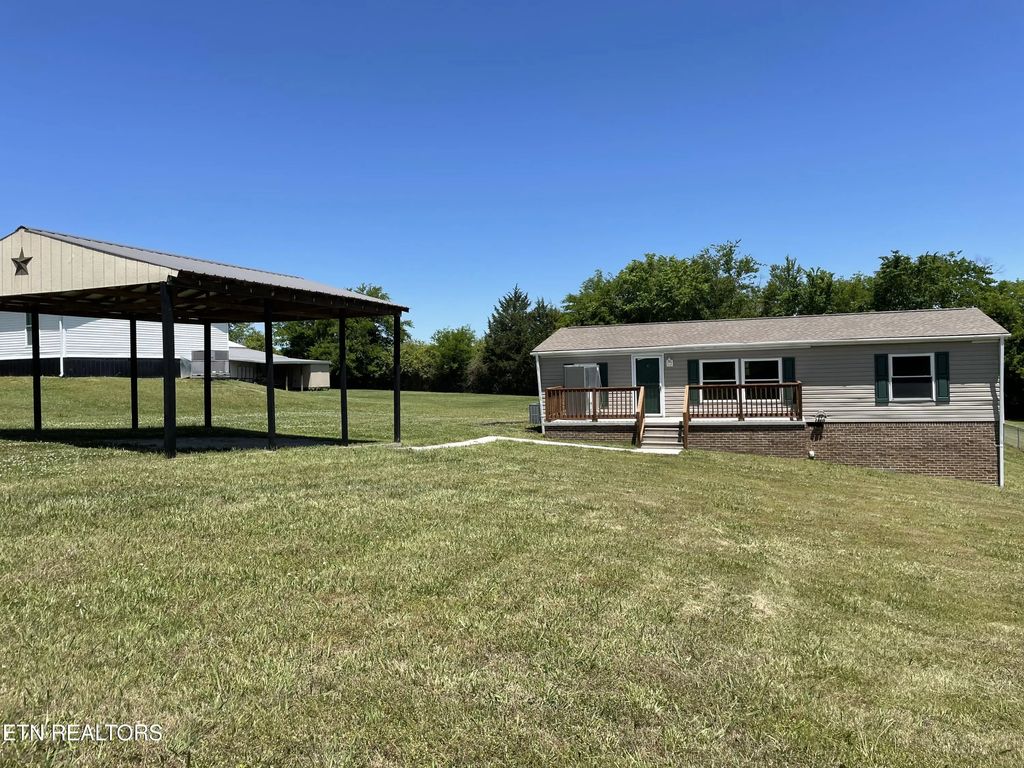139 Village Lane, Madisonville