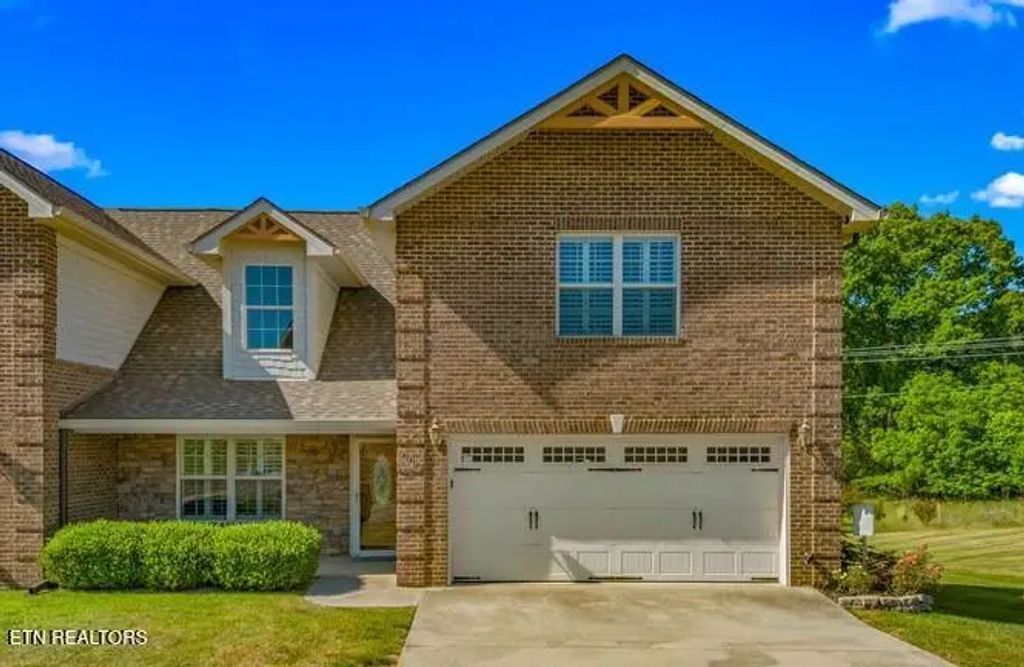 3007 Villas Creekside Drive, Dandridge