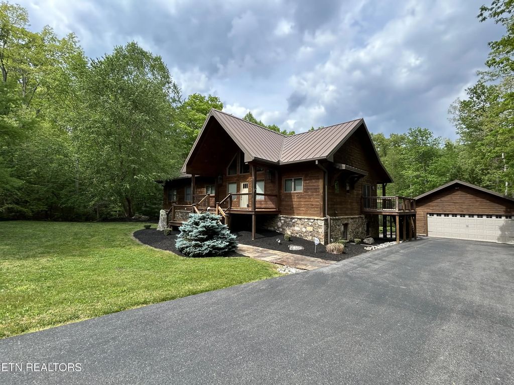 150 Red Oak Drive, Oneida