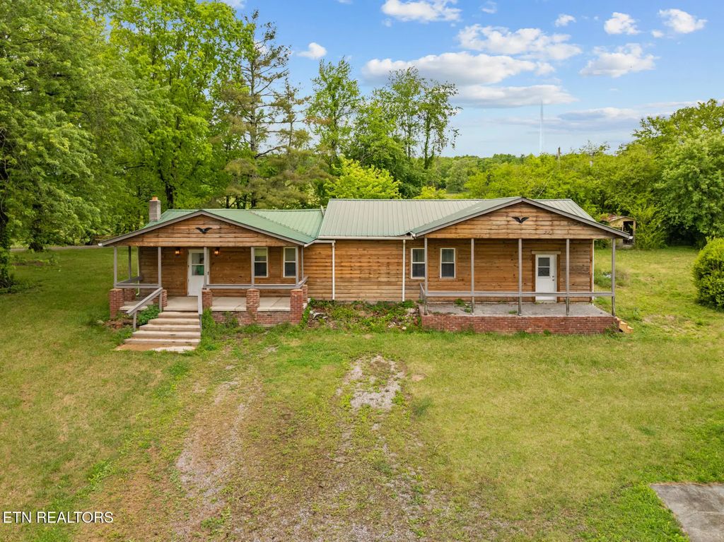 8466 Shut In Gap Rd, Spring City