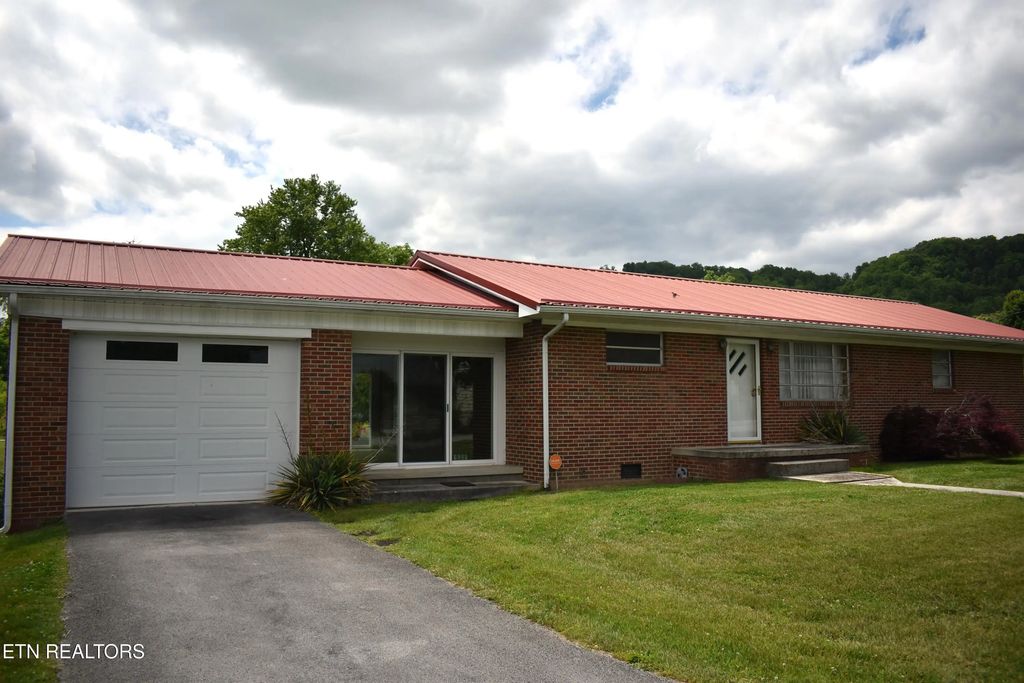 635 Washington Ave, Harrogate